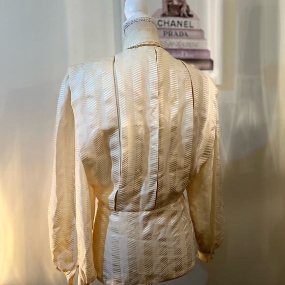 100% Silk Cream Victorian Style Blouse Size - Picture 10 of 10